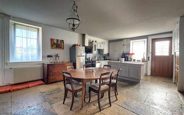 Maison à vendre    5 pièces • 153 m2 Perrigny-lès-Dijon