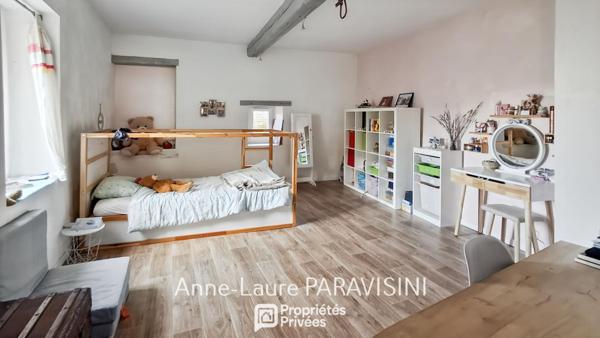 Pennautier - Charme de l'ancien et confort contemporain pour cette maison de village rénovée avec cour et 4 chambres