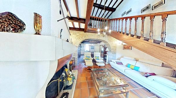 Dpt Doubs (25), à vendre proche de BESANCON maison P10 de 240 m² - Terrain de 2,6 Ha