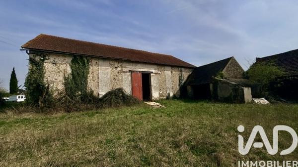 Location maison 1 pièce 400 m² Saint-Maurice-Montcouronne
