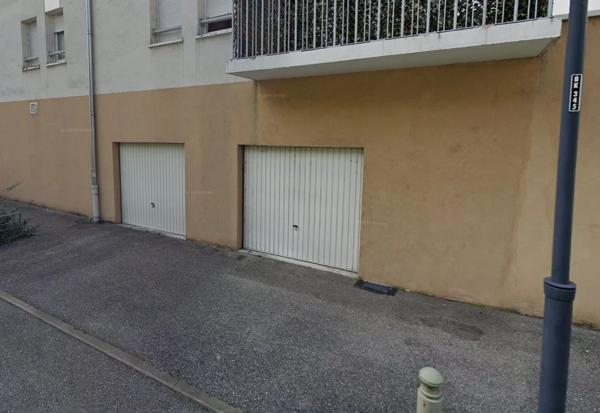 Parking / Box à louer à Chambéry (73000)