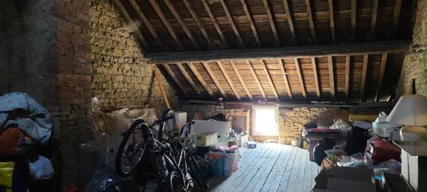 jolie maison au coeur d'un village calme