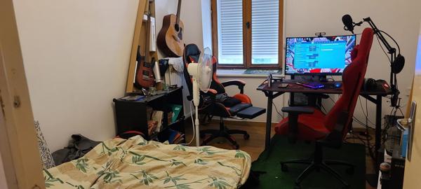 jolie maison au coeur d'un village calme