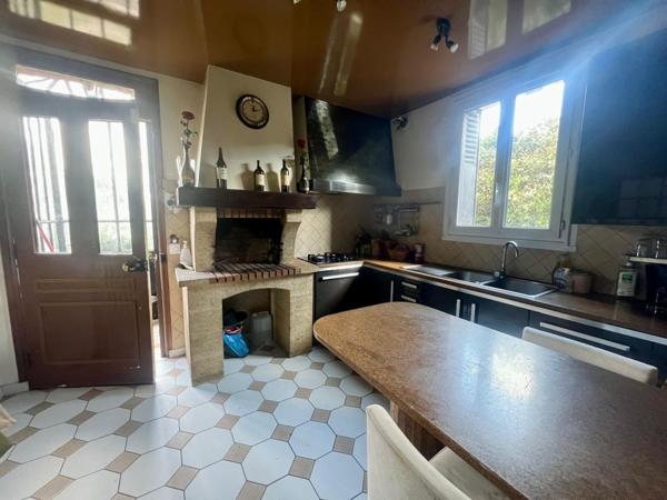 HOUILLES-PIERRATS: Maison de Charme 7 pièces / 785m2 de Ter 965 000 € **  - Référence  954