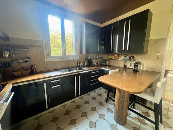 HOUILLES-PIERRATS: Maison de Charme 7 pièces / 785m2 de Ter 965 000 € **  - Référence  954