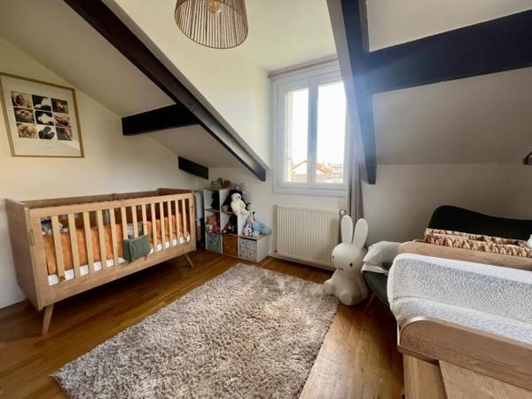 HOUILLES-PIERRATS: Maison de Charme 7 pièces / 785m2 de Ter 965 000 € **  - Référence  954