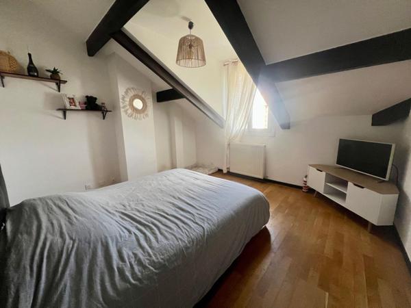 HOUILLES-PIERRATS: Maison de Charme 7 pièces / 785m2 de Ter 965 000 € **  - Référence  954