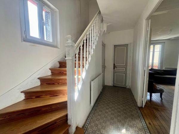 HOUILLES-PIERRATS: Maison de Charme 7 pièces / 785m2 de Ter 965 000 € **  - Référence  954