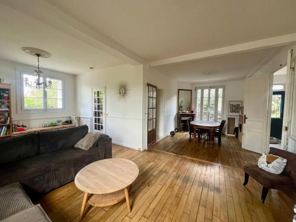 HOUILLES-PIERRATS: Maison de Charme 7 pièces / 785m2 de Ter 965 000 € **  - Référence  954