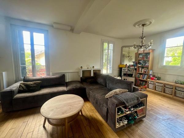 HOUILLES-PIERRATS: Maison de Charme 7 pièces / 785m2 de Ter 965 000 € **  - Référence  954