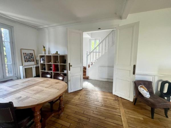 HOUILLES-PIERRATS: Maison de Charme 7 pièces / 785m2 de Ter 965 000 € **  - Référence  954