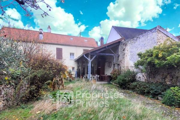 Maison en hypercentre à rénover avec jardin et cave voûtée