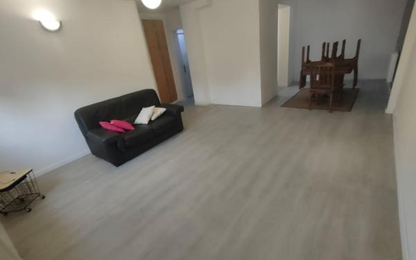 Immeuble à vendre    4 pièces •  Anizy-le-Château