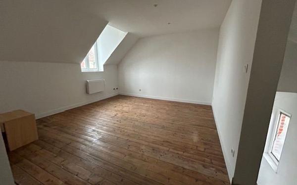 Immeuble à vendre    4 pièces •  Anizy-le-Château