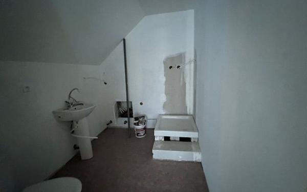 Immeuble à vendre    4 pièces •  Anizy-le-Château