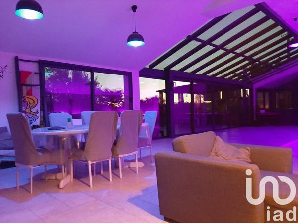 Longère 8 pièces de 360 m² à Le Champ-Saint-Père (85540)