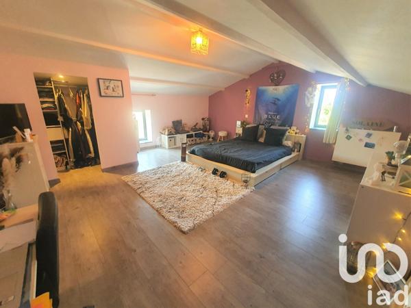 Longère 8 pièces de 360 m² à Le Champ-Saint-Père (85540)