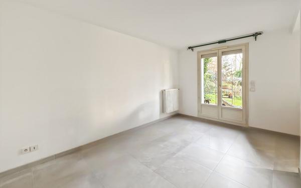 Maison à louer    6 pièces • 227,32 m2 Étiolles