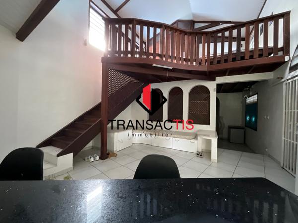 Ensemble immobilier (T6 et T1 meublés) sur terrain d'env 2 000 m² - St Laurent du Maroni
