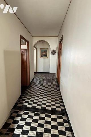Maison à vendre à Plestin-les-Grèves (22310) en Côtes-d'Armor (22)

Découvrez cette charmante...