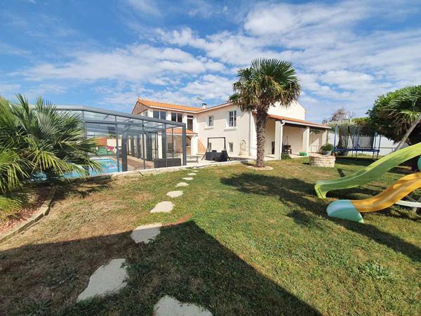 SUPERBE maison de 216 m2  avec vue mer....