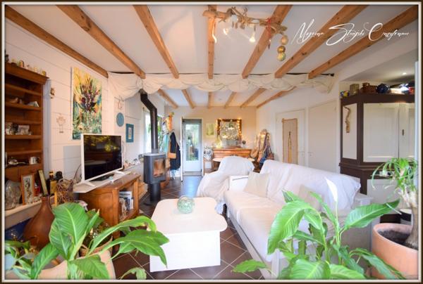 Maison à vendre 2 pièces (40) au calme, proche commerces.