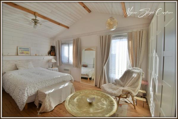 Maison à vendre 2 pièces (40) au calme, proche commerces.