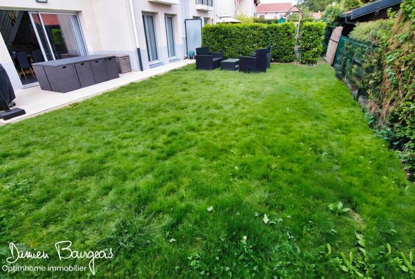 Maison mitoyenne T5 de 126 m2 habitables avec double garage