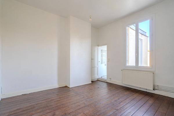 BORDEAUX - Belle échoppe bordelaise avec grand jardin et garage.