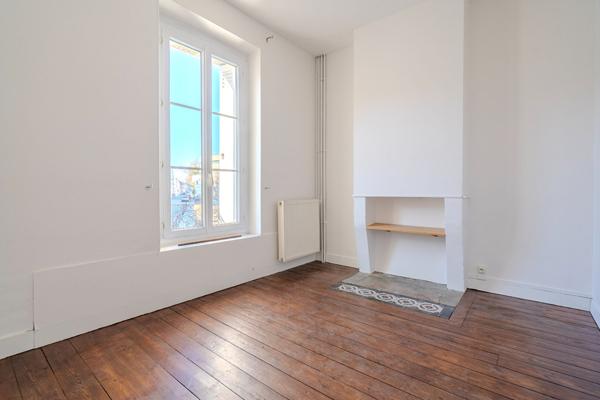 BORDEAUX - Belle échoppe bordelaise avec grand jardin et garage.