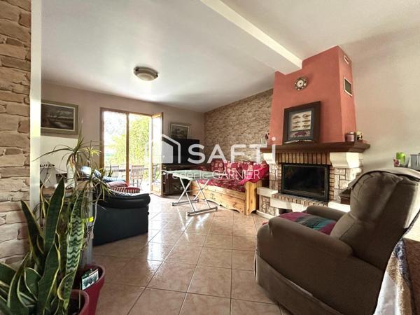 Maison de 104 m², 6 pièces, 4 chambres, terrain de 879 m²