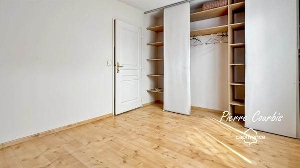 Appartement à vendre 2 pièces VAULX EN VELIN (69) AVEC GRAND BALCON ET GARAGE