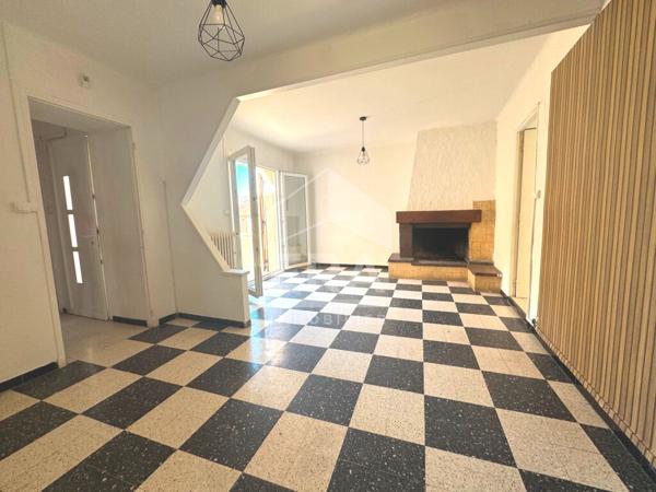 Maison à vendre à Saint Mitre Les Remparts - Référence 04215