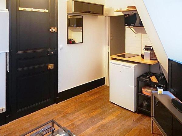 Neuilly Sablons – Studio lumineux au 7? étage, environnement recherché