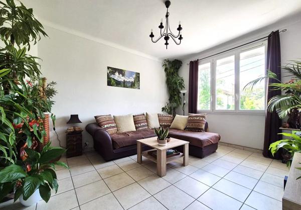 Location                                                      Appartement
                        
                     4 pièces                      81 m2                     à Albi