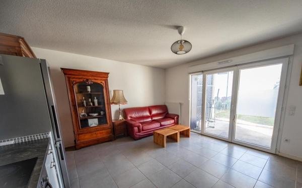 T3 lumineux avec jardin, au calme.