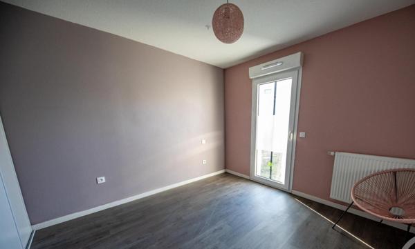 T3 lumineux avec jardin, au calme.