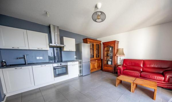 T3 lumineux avec jardin, au calme.