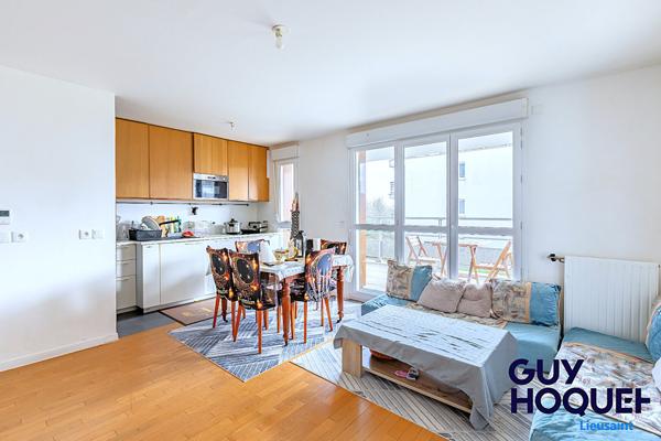 À vendre : Appartement 4 pièces à LIEUSAINT _ Terrasses / 4 stationnements.