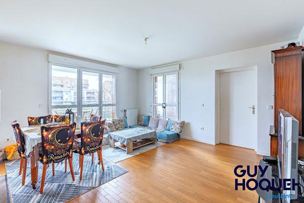 À vendre : Appartement 4 pièces à LIEUSAINT _ Terrasses / 4 stationnements.