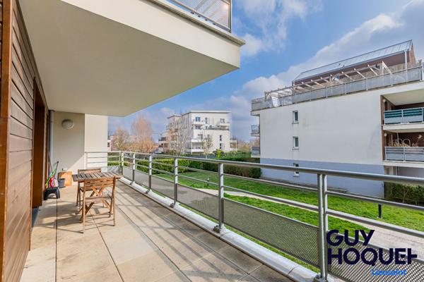 À vendre : Appartement 4 pièces à LIEUSAINT _ Terrasses / 4 stationnements.