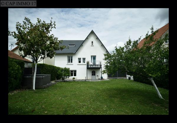 Maison de 173 m² en vente à SECTEUR SURGERES