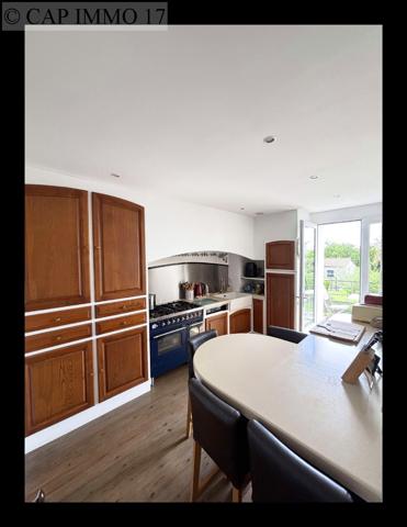 Maison de 173 m² en vente à SECTEUR SURGERES