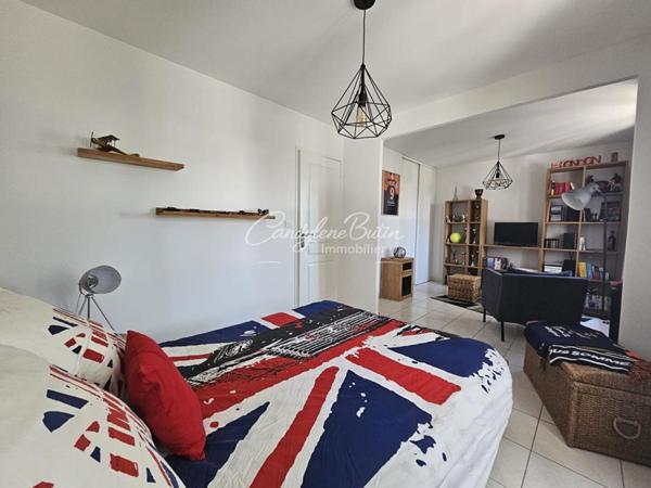 Belle propriété avec double garage piscine