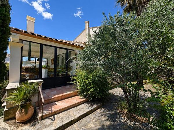 Belle propriété avec double garage piscine