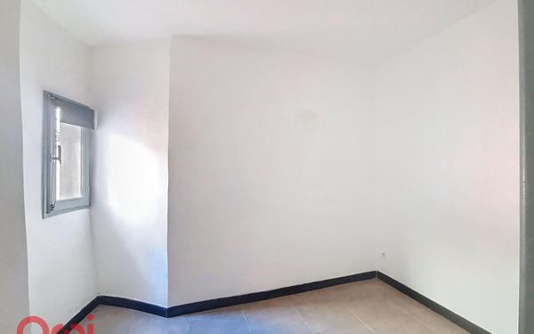 Appartement à vendre    2 pièces • 28 m2 Ollioules