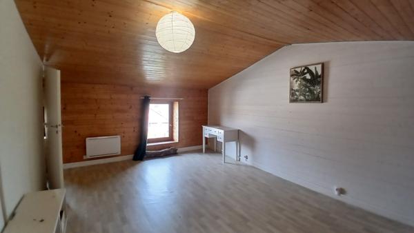 Combronde maison à louer 4 chambres cour Combronde (63460)