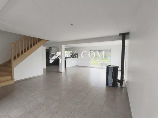 Maison
                                                                                                                                                                                                                                                                                                                        4 pièce(s)                                                                                                                                                                                                          3 chambre(s)                                                                                                                                                                                                          103  m²