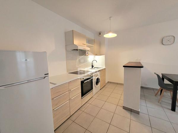 LOCATION ou COLOCATION MEUBLEE - PAU  : Appartement T3 de 55 m² avec parking et balcon