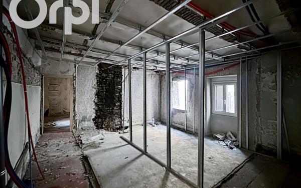 Appartement à vendre    6 pièces • 165 m2 Aubenas